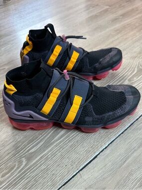 Nike VaporMax Flyknit Utility Sneakers Grid Iron Pink Blast Sz 12 2018